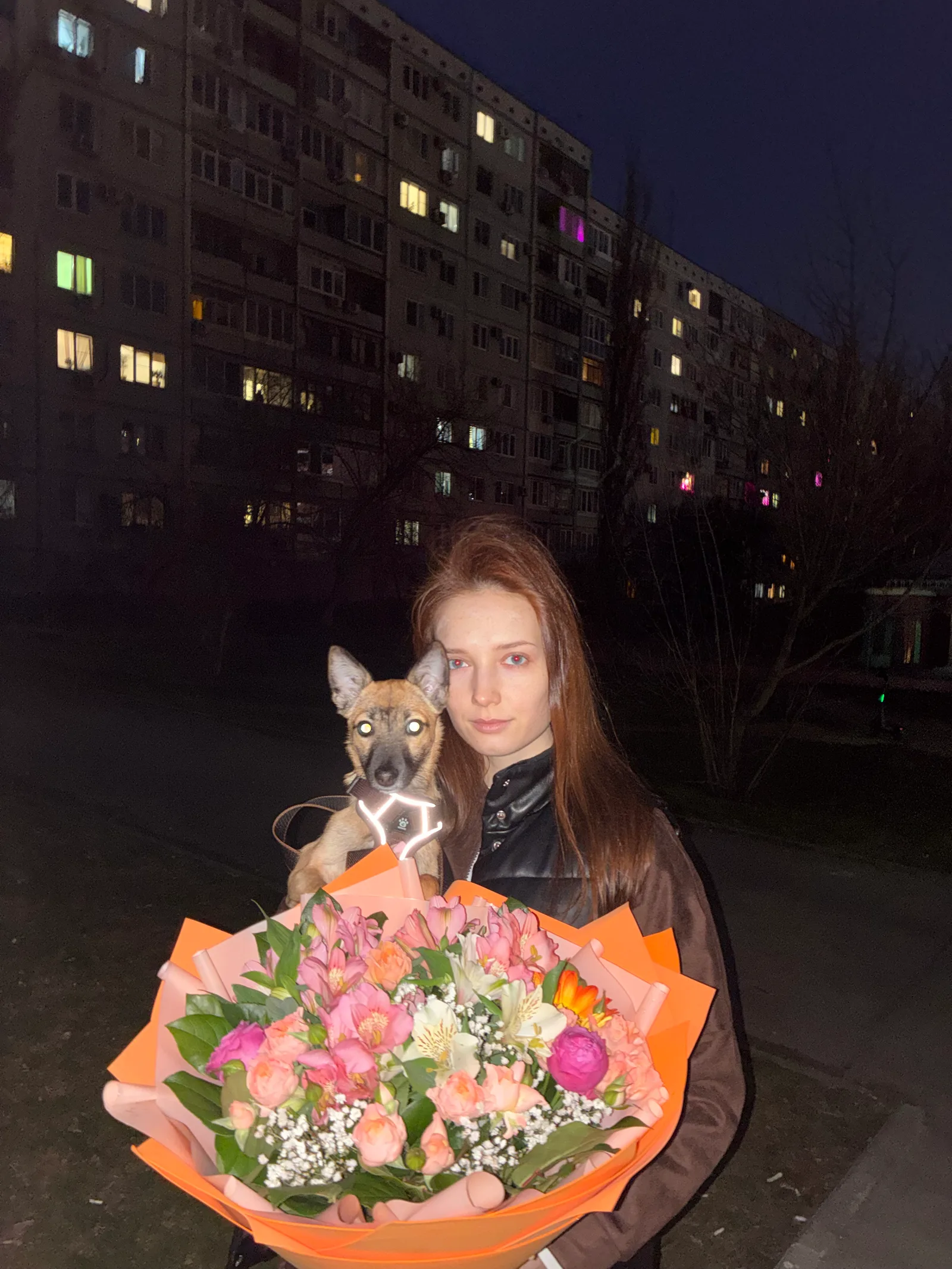Дарите девушкам цветы